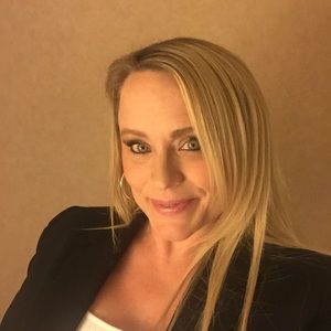 Meet your Posher, Jenn